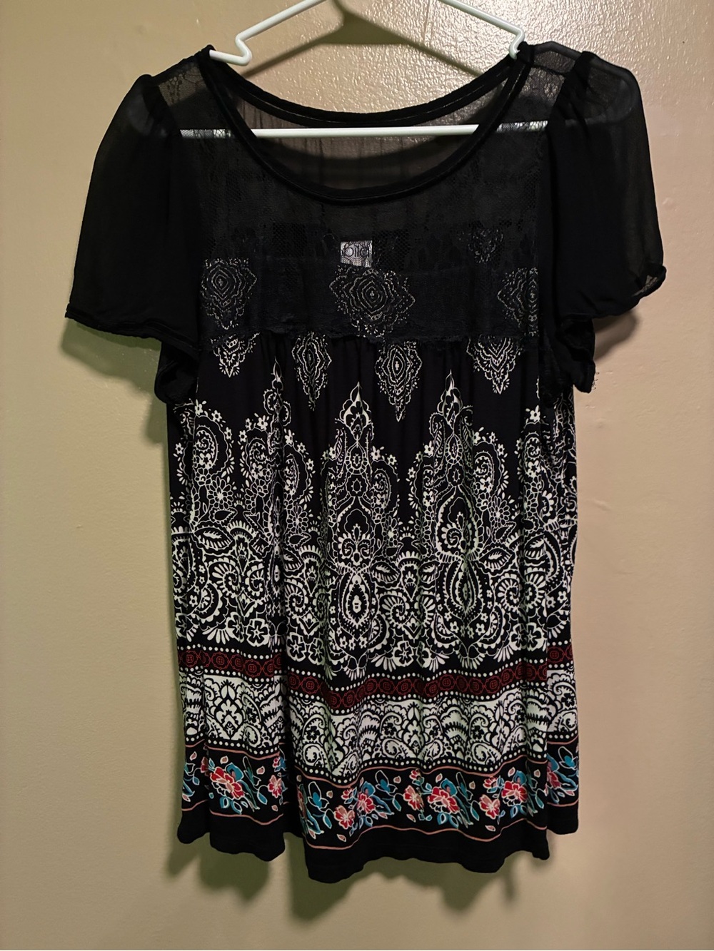Bila Black Short-Sleeve Patterned Tee with Floral Border